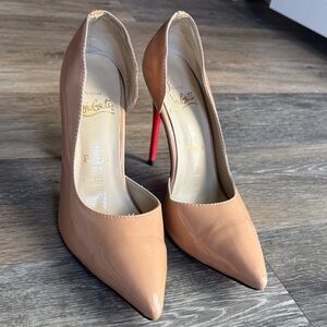 Christian Louboutin Iriza
100 mm Pumps - Patent calf leather - Blush